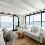 Surla Houseboat Sunrise Kaag With Free Tender Boat Warmond
