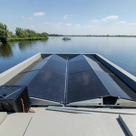 Ботель Surla Houseboat Sunrise Kagerplassen With Tender Buitenkaag