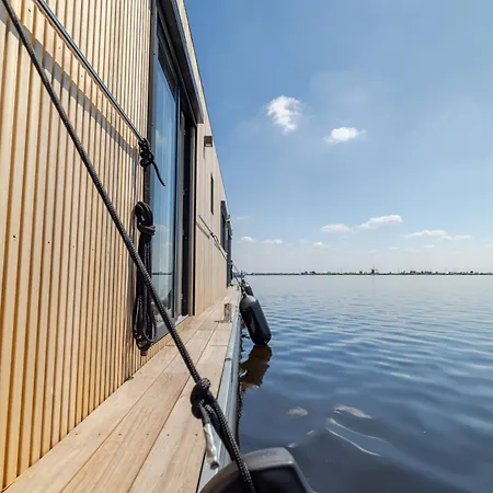 Surla Houseboat Sunrise Kaag With Free Tender Boat Botel Warmond