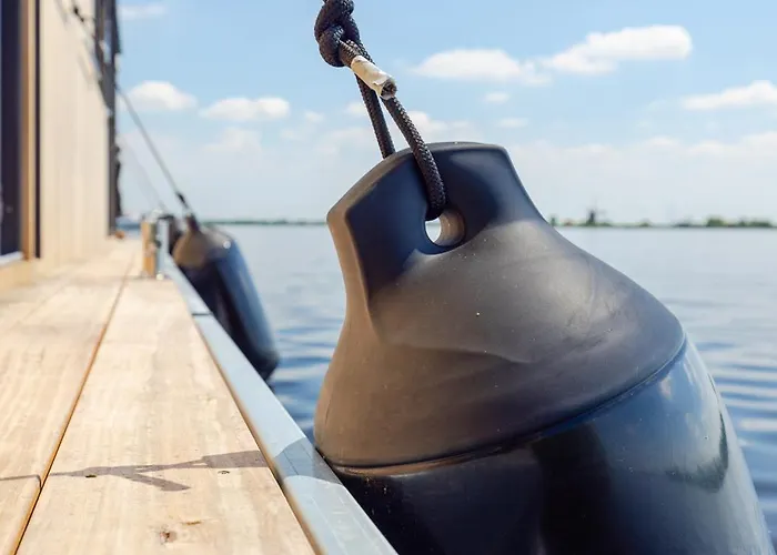 Botel Surla Houseboat 