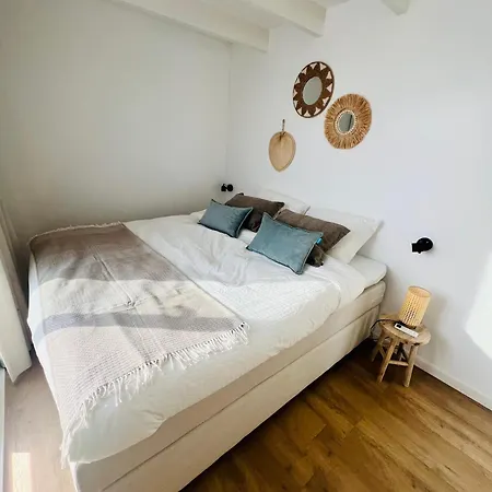 Surla Houseboat Sunrise Kagerplassen With Tender * Buitenkaag