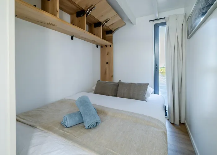 Ботель Surla Houseboat 