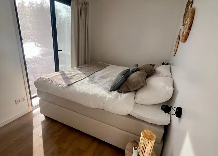 Ботель Surla Houseboat 