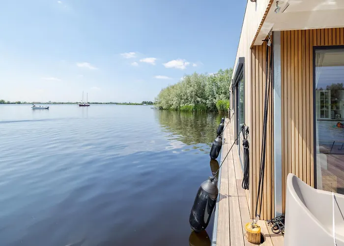 Surla Houseboat 