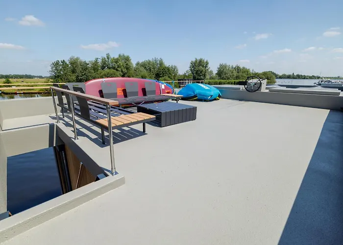 Surla Houseboat 